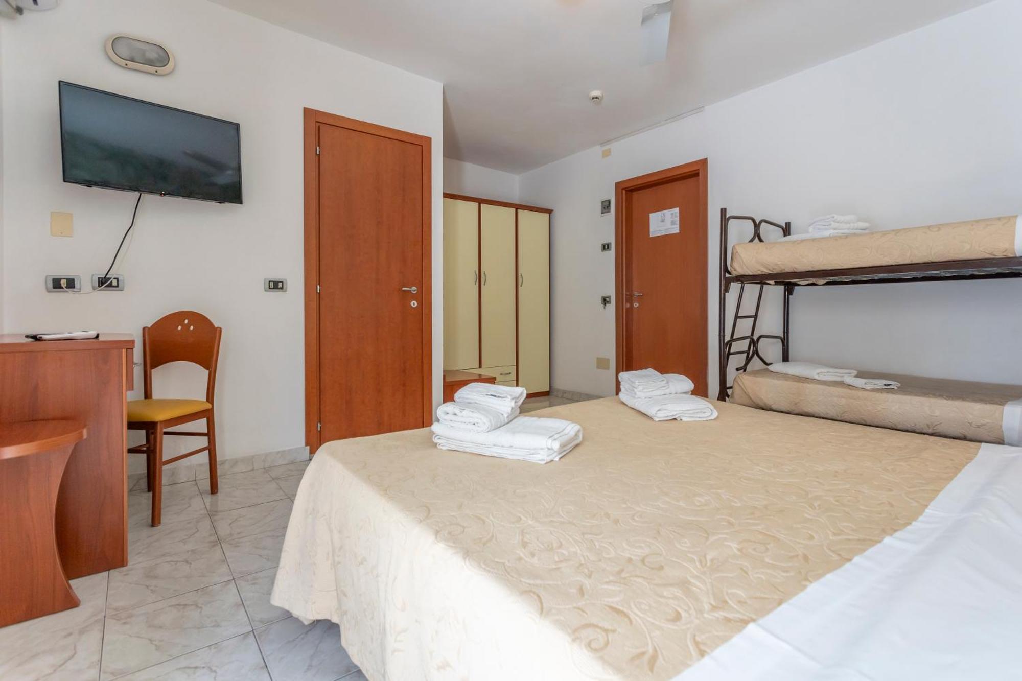 Hotel Clipper Cattolica Exterior foto