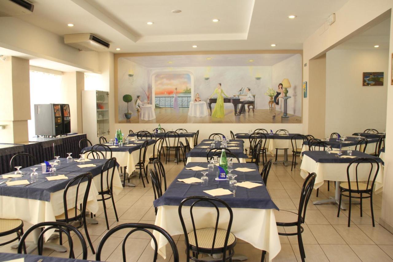Hotel Clipper Cattolica Exterior foto
